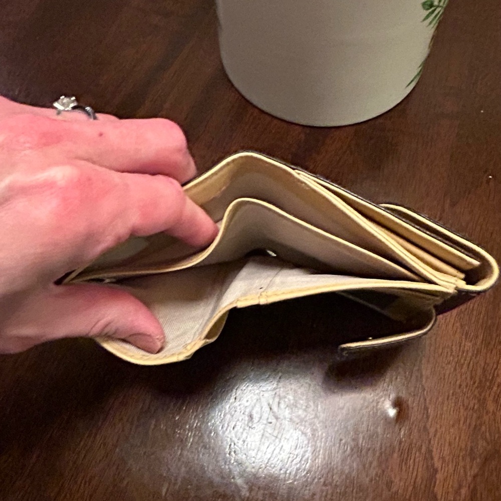 Kate Spade Wallet - Picture 5 of 7